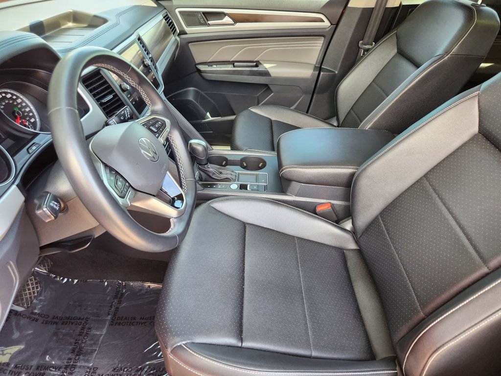 Used 2021 Volkswagen Atlas SE w/ Panoramic Sunroof Package FWD image 4