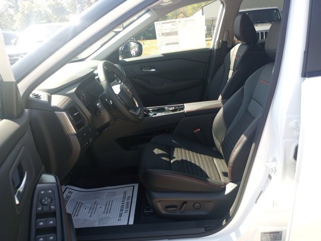 New 2026 Nissan Rogue SV image 10