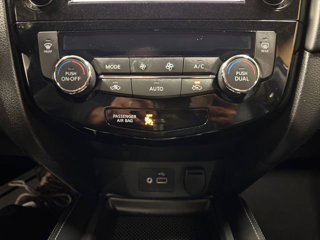 Used 2018 Nissan Rogue SL image 21