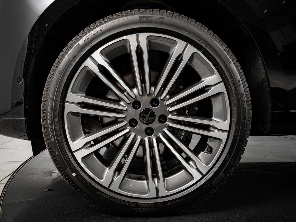 New 2026 Land Rover Range Rover SE AWD/4WD image 13