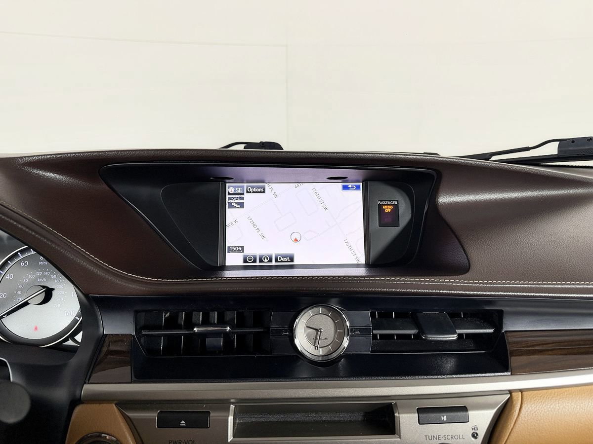 Used 2016 Lexus ES 350 w/ Navigation System Package image 56