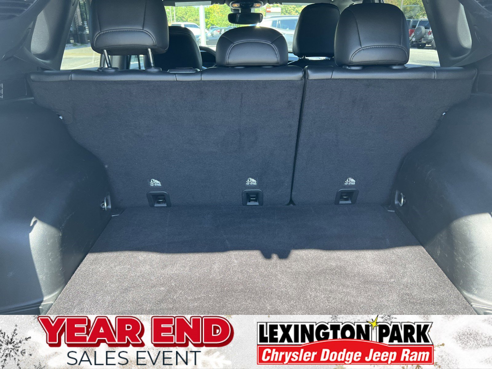 Used 2024 Jeep Compass Trailhawk image 9