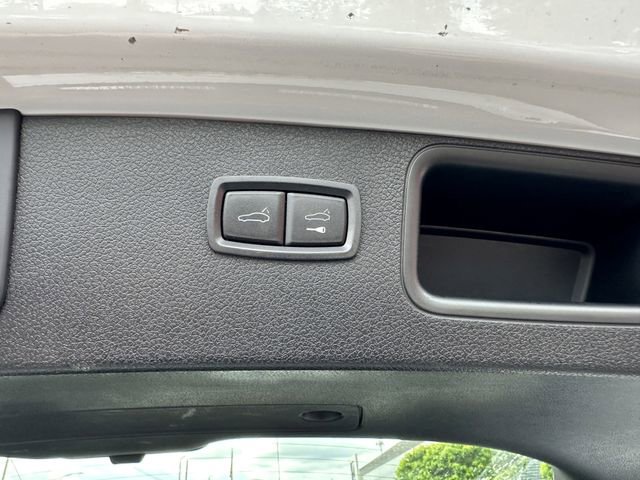 Used 2022 Porsche Macan S AWD/4WD image 43