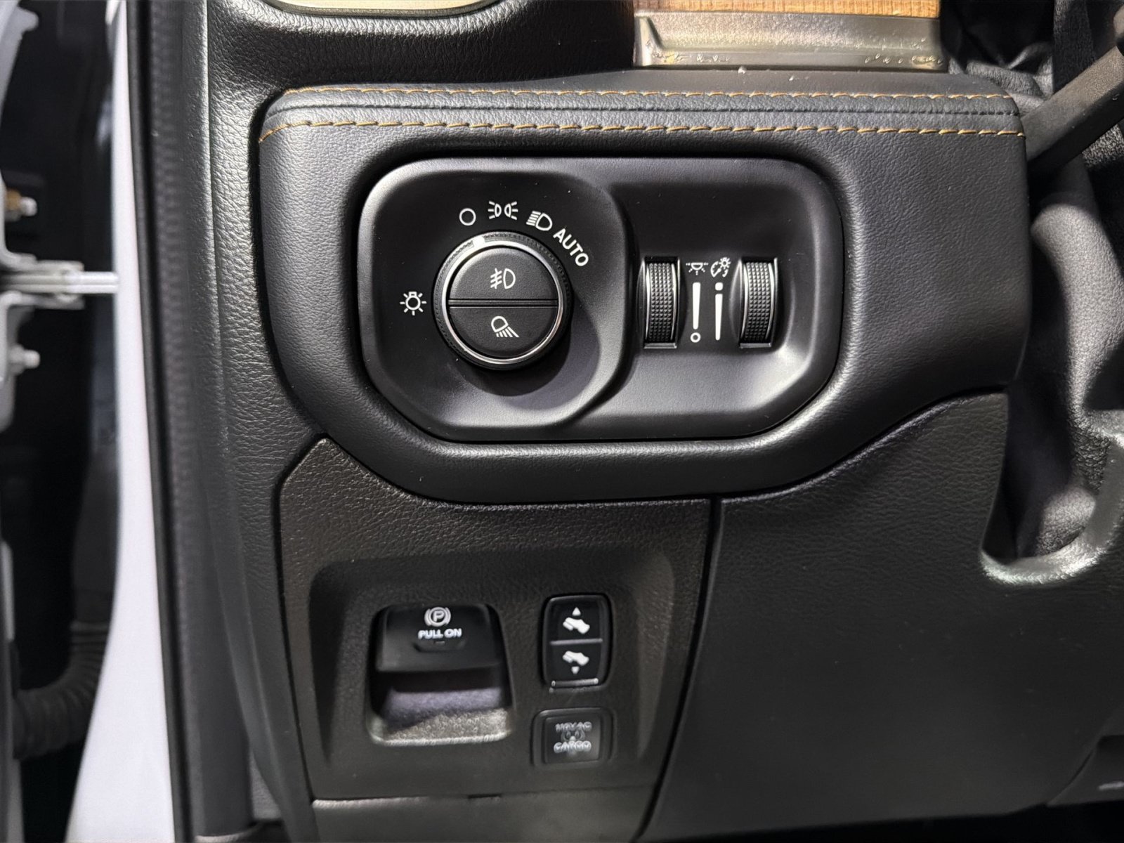 Used 2022 RAM 1500 Limited AWD/4WD image 29