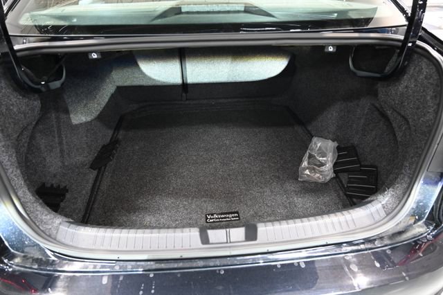 Used 2025 Volkswagen Jetta Sport image 26