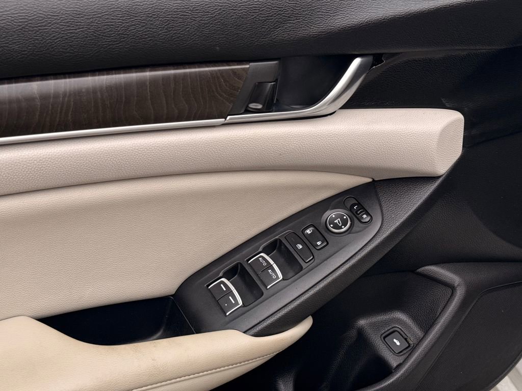 Used 2019 Honda Accord EX image 22