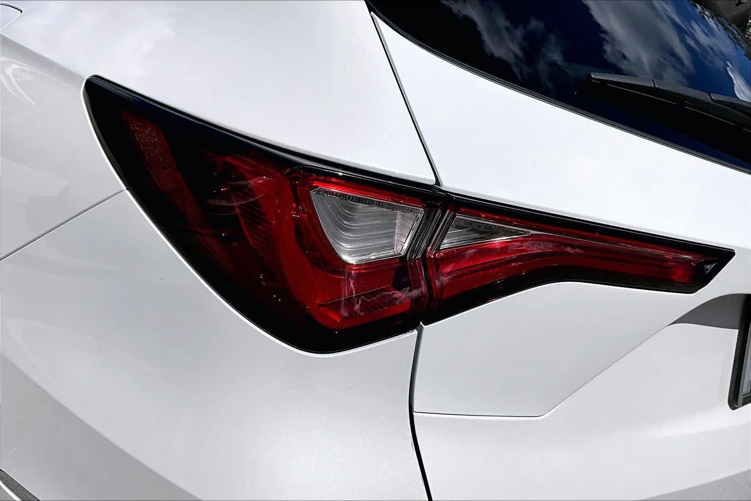 Certified 2024 Acura MDX w/ Technology Package FWD image 29
