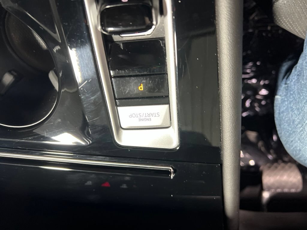 Used 2025 Volkswagen Atlas SE AWD/4WD image 28