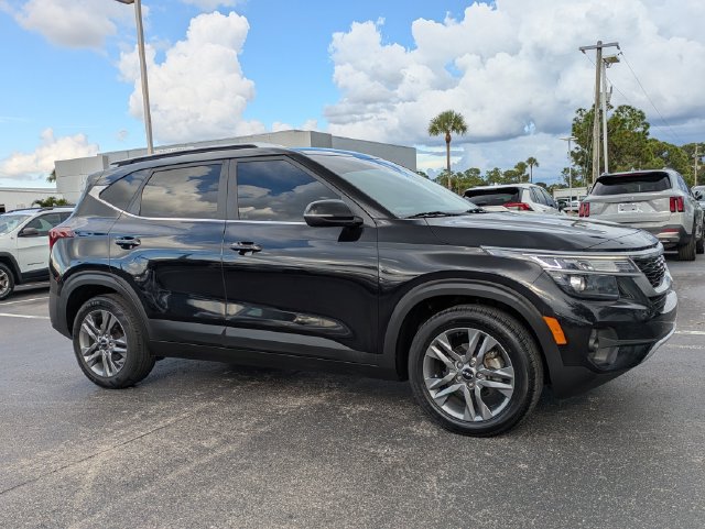 Used 2023 Kia Seltos S w/ Navigation Package