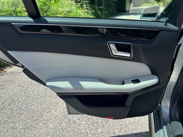 Used 2015 Mercedes-Benz E 350 4MATIC Sedan image 11