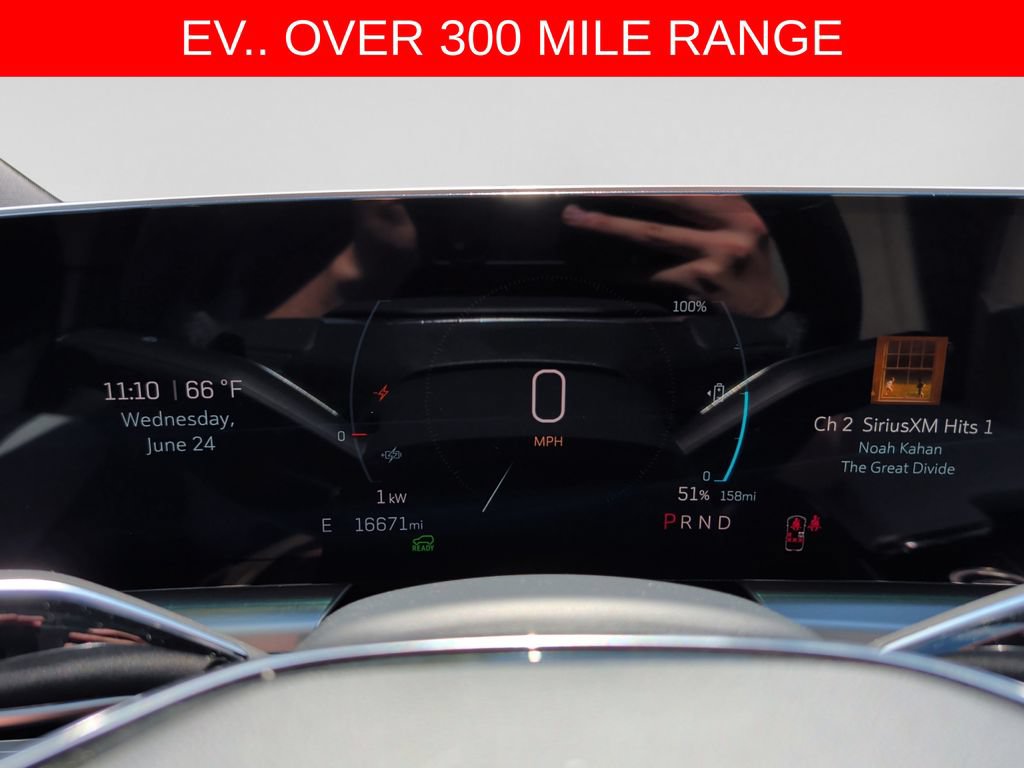 Used 2024 Cadillac Lyriq Luxury w/ LPO, Floor Liner Package AWD/4WD image 9