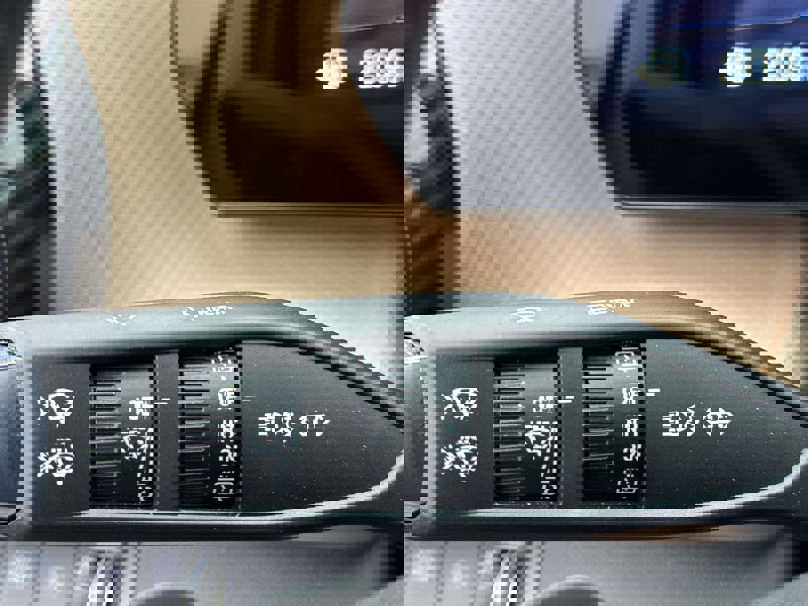 Used 2025 Chevrolet Equinox ACTIV image 26