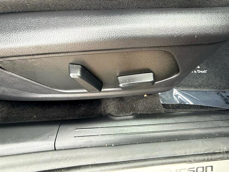 Used 2025 Hyundai Tucson Limited image 23