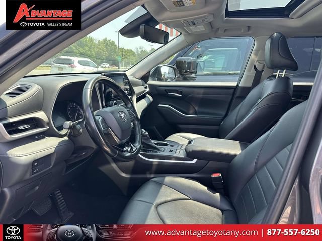 Certified 2021 Toyota Highlander XLE AWD/4WD image 19
