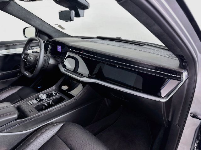Used 2024 Jeep Wagoneer Launch Edition AWD/4WD image 34