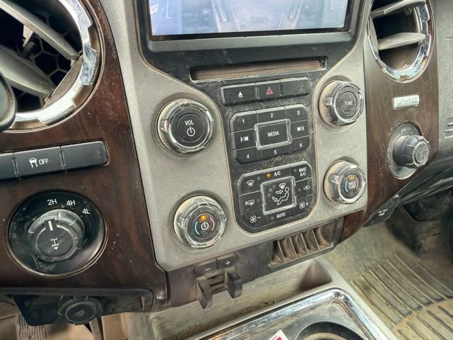Used 2016 Ford F250 Lariat w/ Lariat Ultimate Package AWD/4WD image 27