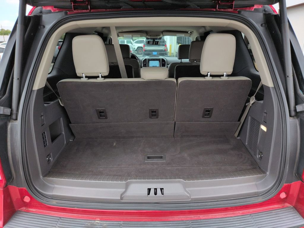 Used 2021 Ford Expedition XLT image 30