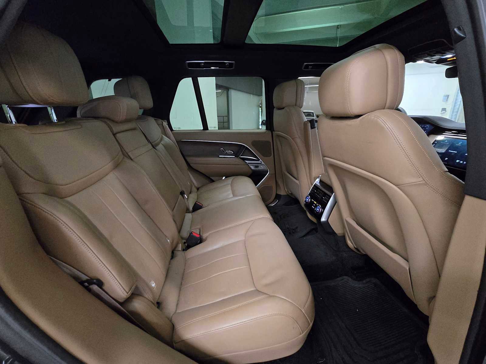 Used 2023 Land Rover Range Rover SE AWD/4WD image 12