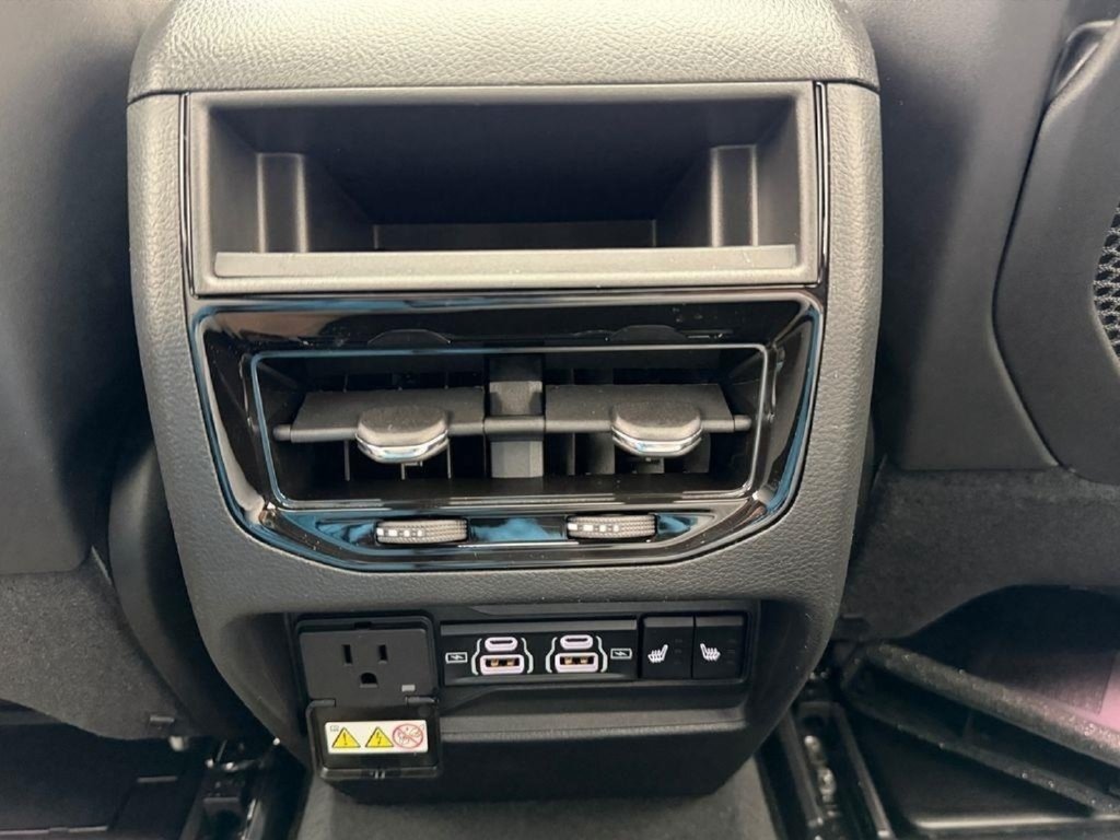 New 2025 Jeep Grand Cherokee Overland w/ Luxury Tech Group IV AWD/4WD image 29