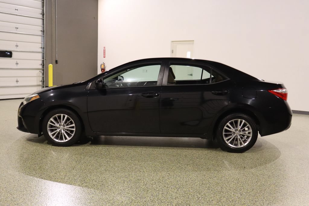 Used 2015 Toyota Corolla LE FWD image 5