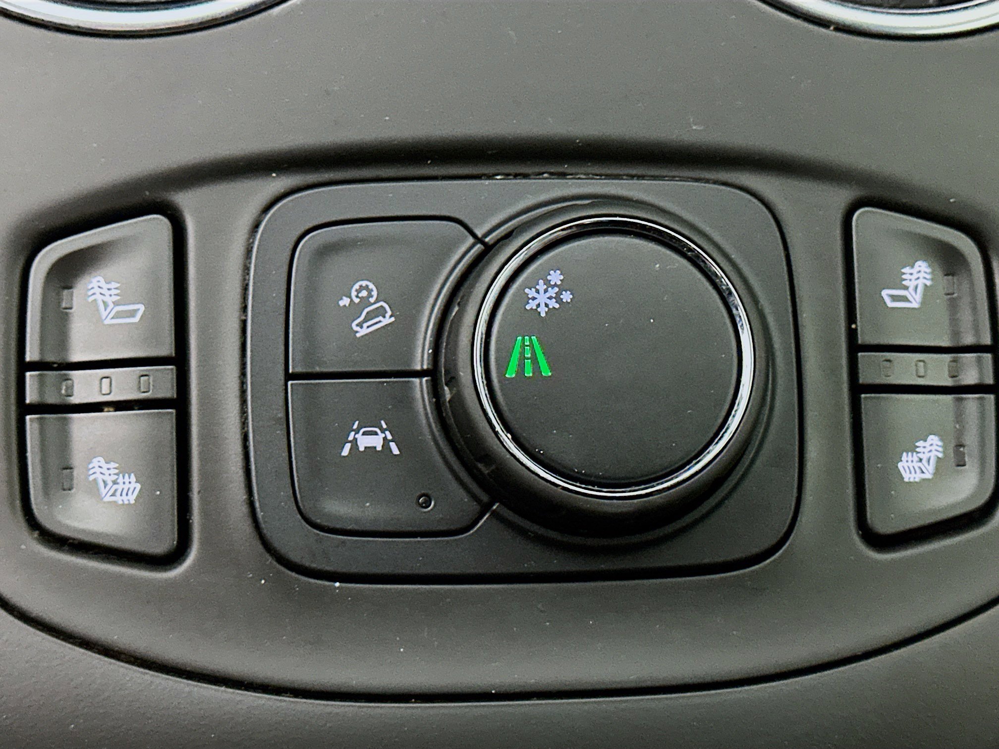 Used 2023 GMC Terrain SLT image 25