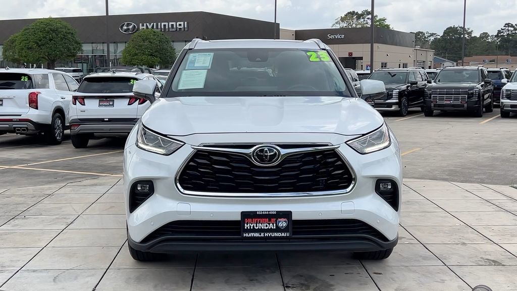 Used 2023 Toyota Highlander Limited image 10