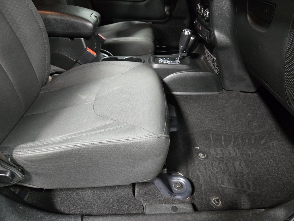 Used 2017 Jeep Wrangler Unlimited Sport w/ Connectivity Group image 47