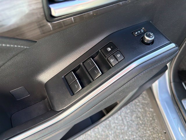 Used 2023 Toyota Highlander Platinum AWD/4WD image 12