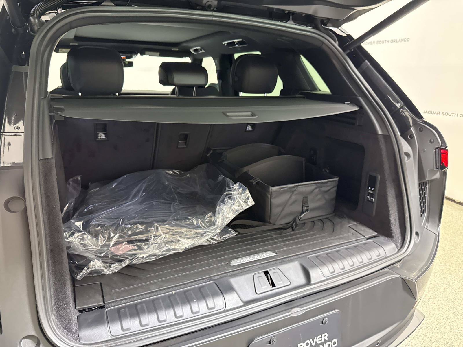 New 2026 Land Rover Range Rover Sport SE AWD/4WD image 11