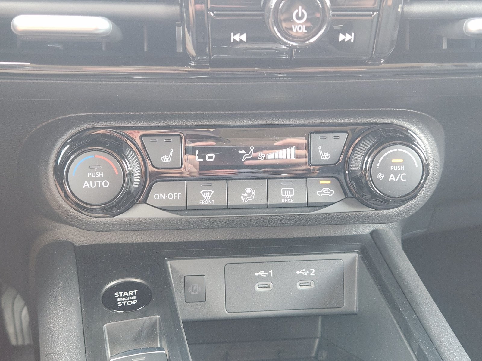 New 2026 Nissan Kicks SV w/ Cold Weather Package FWD image 18