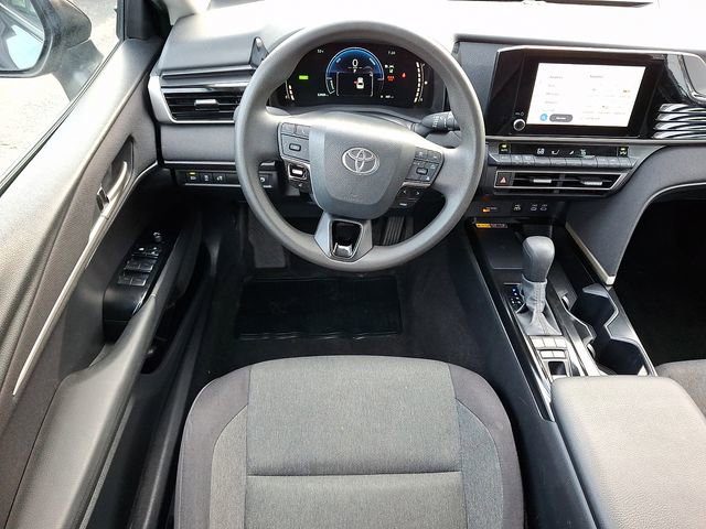 Used 2025 Toyota Camry LE image 12