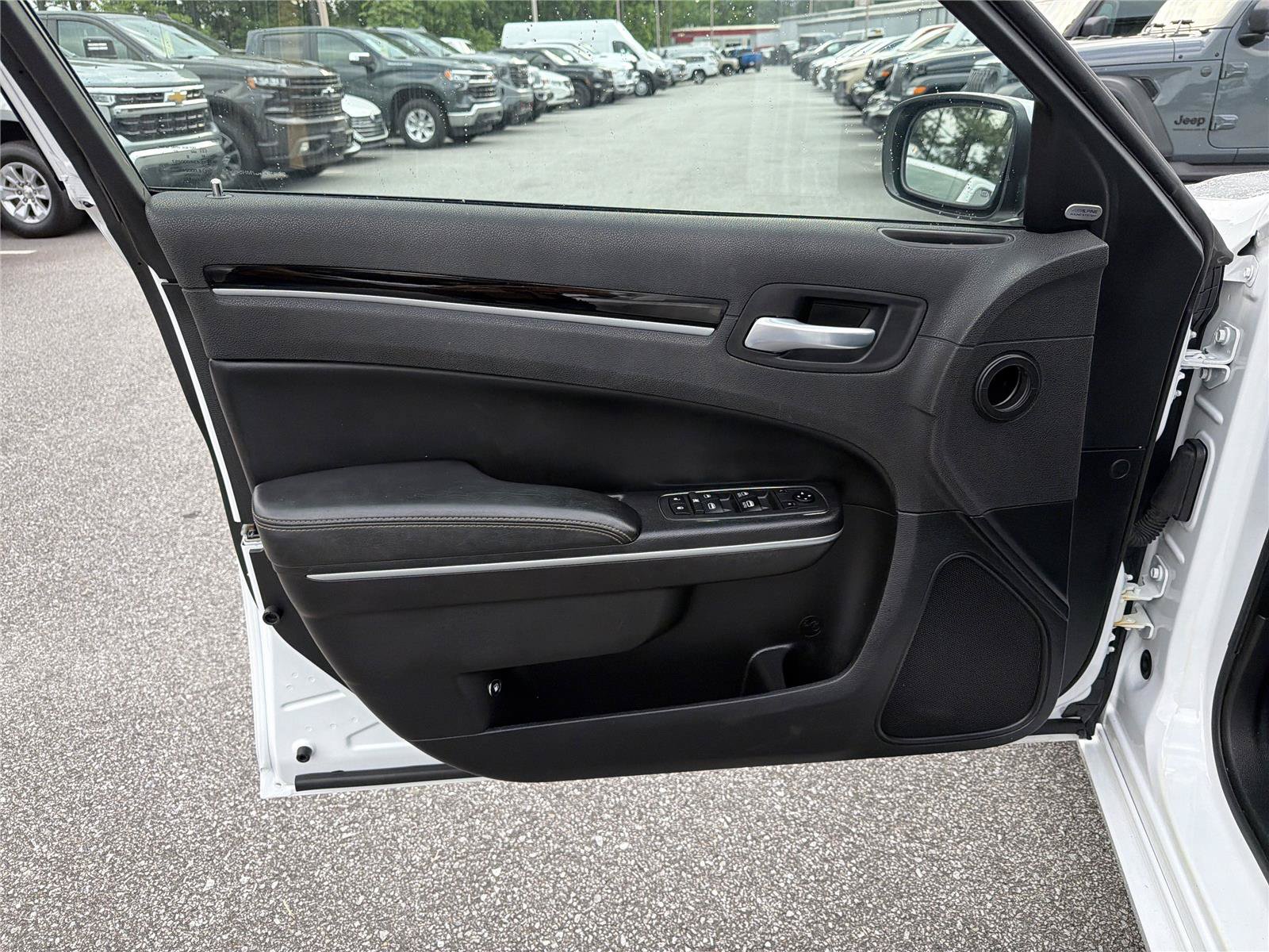 Used 2021 Chrysler 300 S RWD image 9