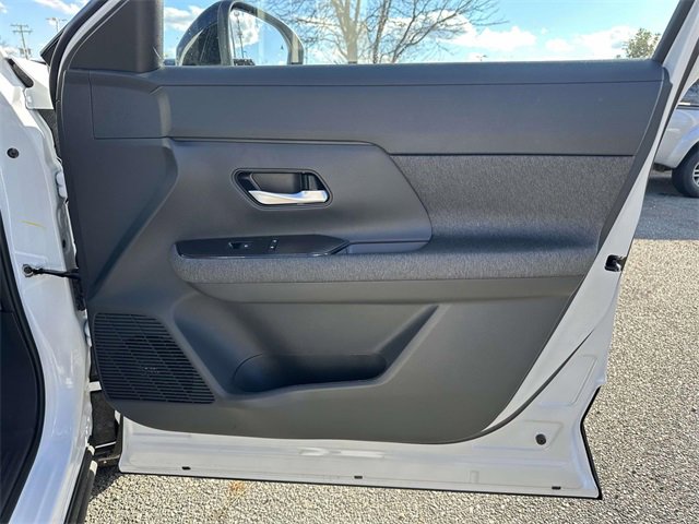 New 2026 Nissan Kicks SV image 8