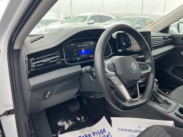 Used 2025 Volkswagen Jetta S image 9