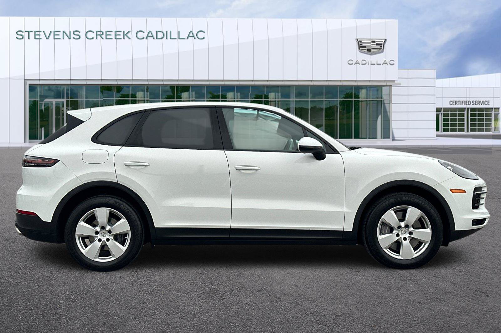 Used 2023 Porsche Cayenne AWD/4WD image 2