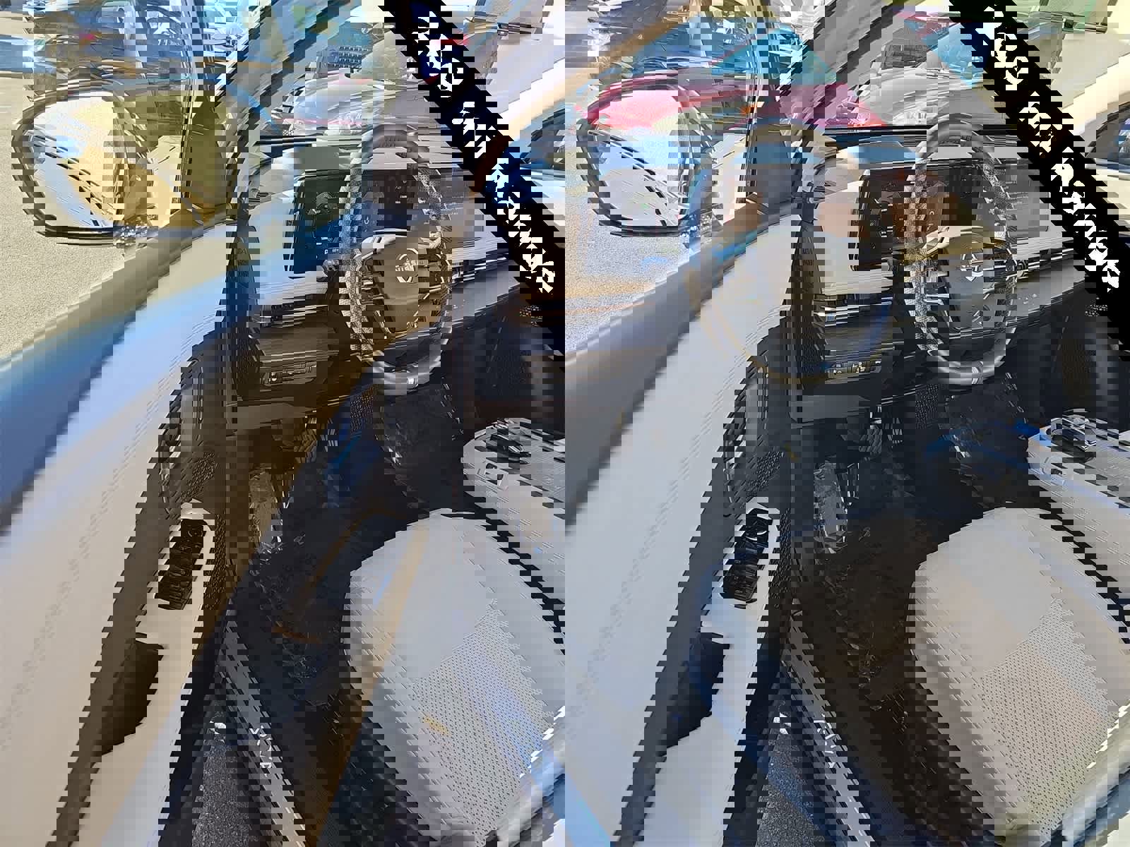 Used 2024 Nissan Ariya FWD image 10