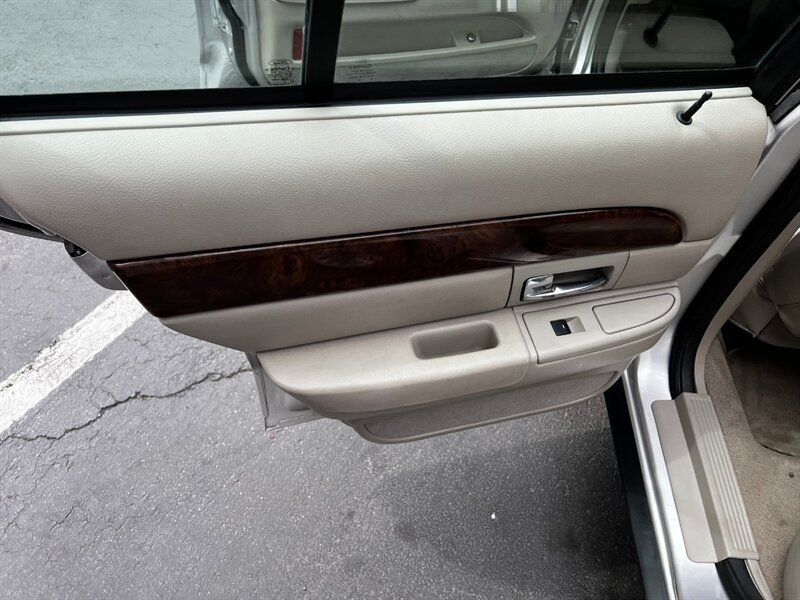 Used 2009 Mercury Grand Marquis LS RWD image 21