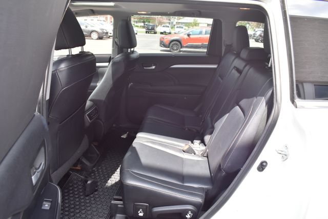 Used 2015 Toyota Highlander XLE AWD/4WD image 36