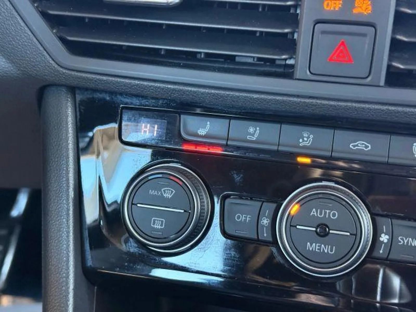 Used 2019 Volkswagen Jetta GLI Autobahn image 25