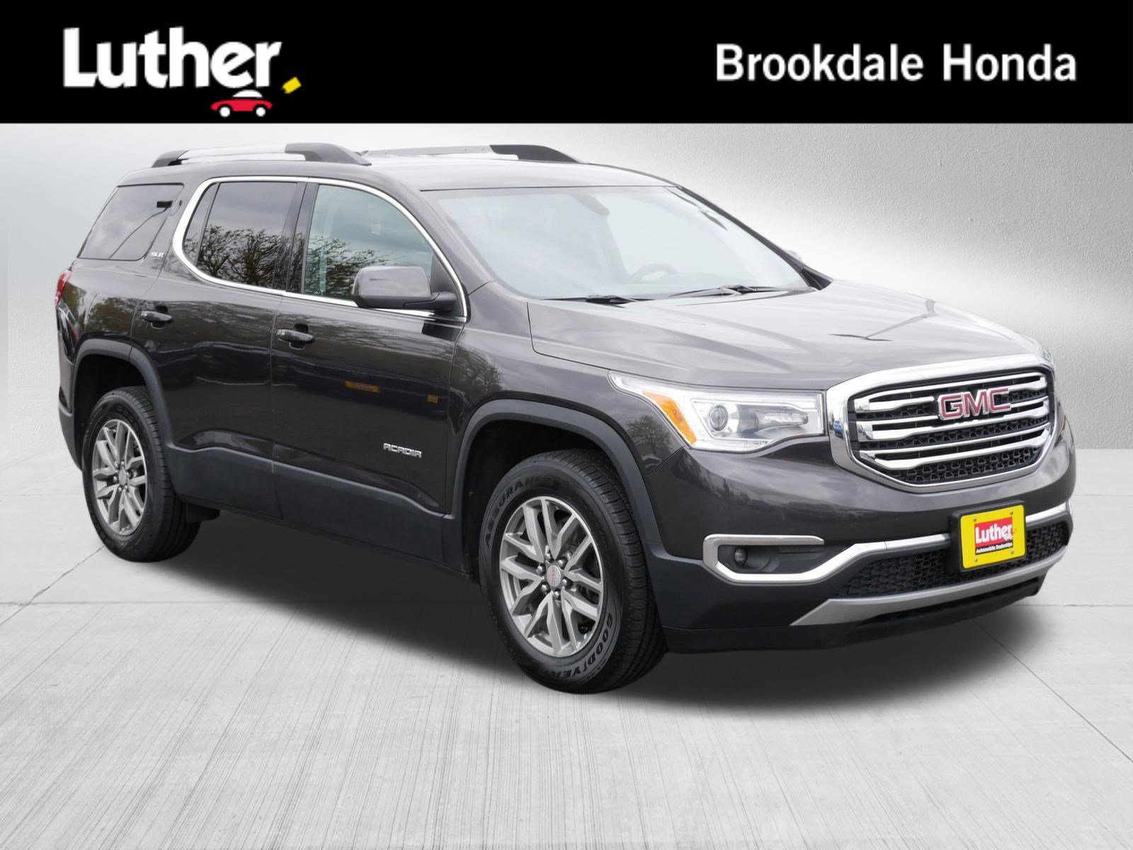 Used 2017 GMC Acadia SLE w/ Driver Alert Package I AWD/4WD image 1