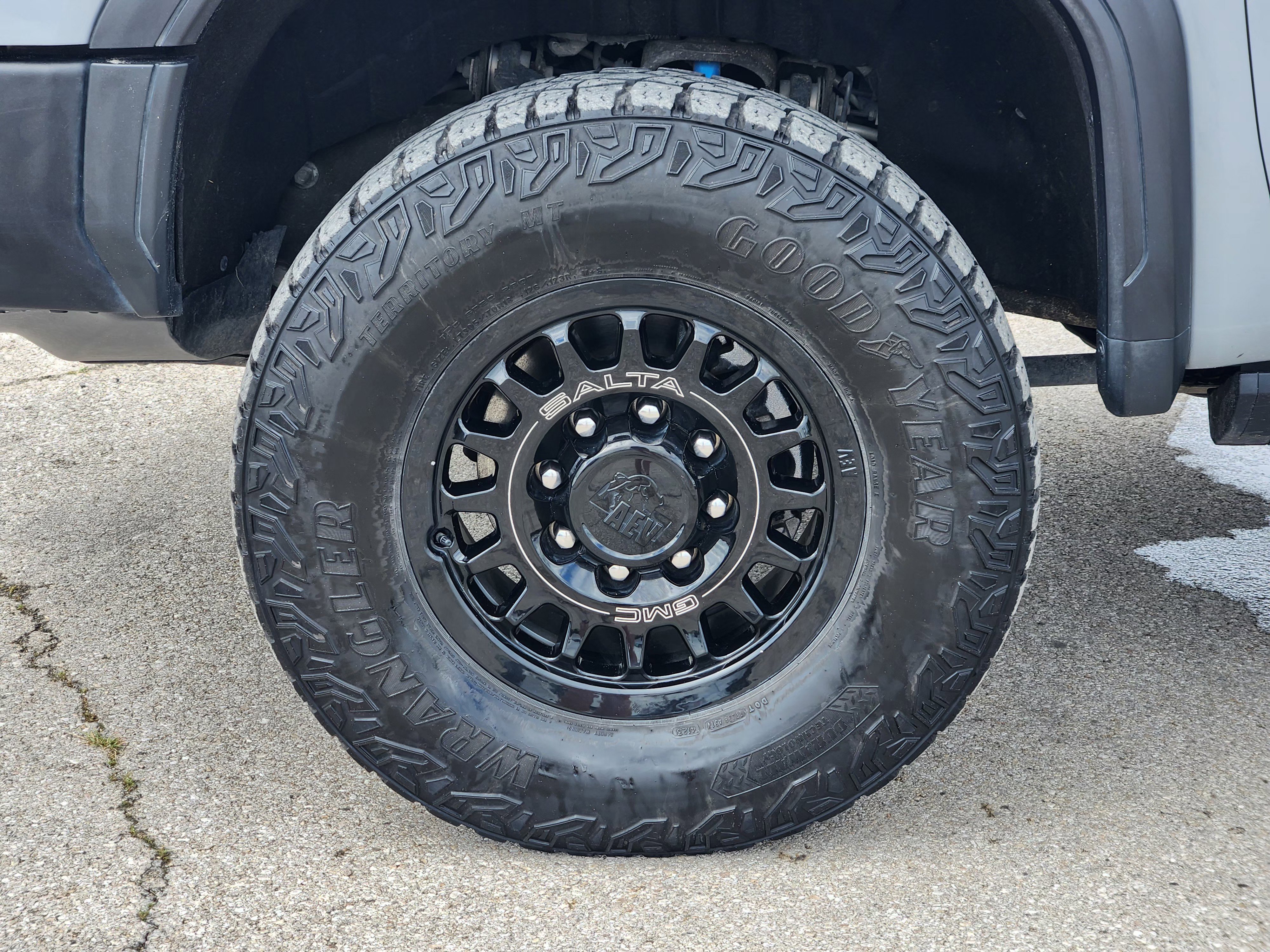 Used 2024 GMC Sierra 2500 AT4X w/ AT4X AEV Edition AWD/4WD image 10