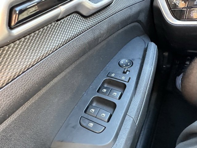 Used 2023 Kia Sportage LX image 37