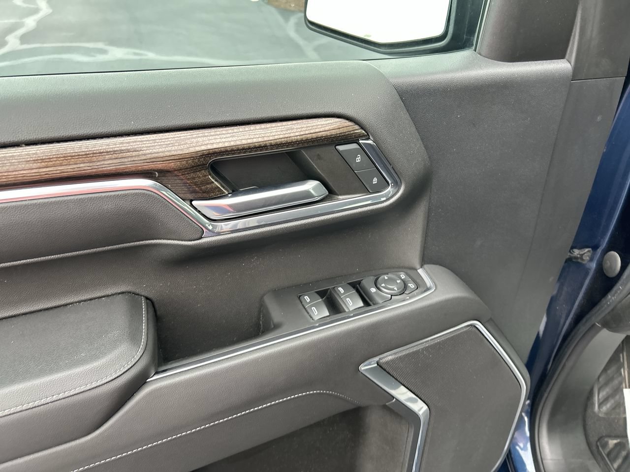 Used 2023 Chevrolet Silverado 1500 LT AWD/4WD image 21