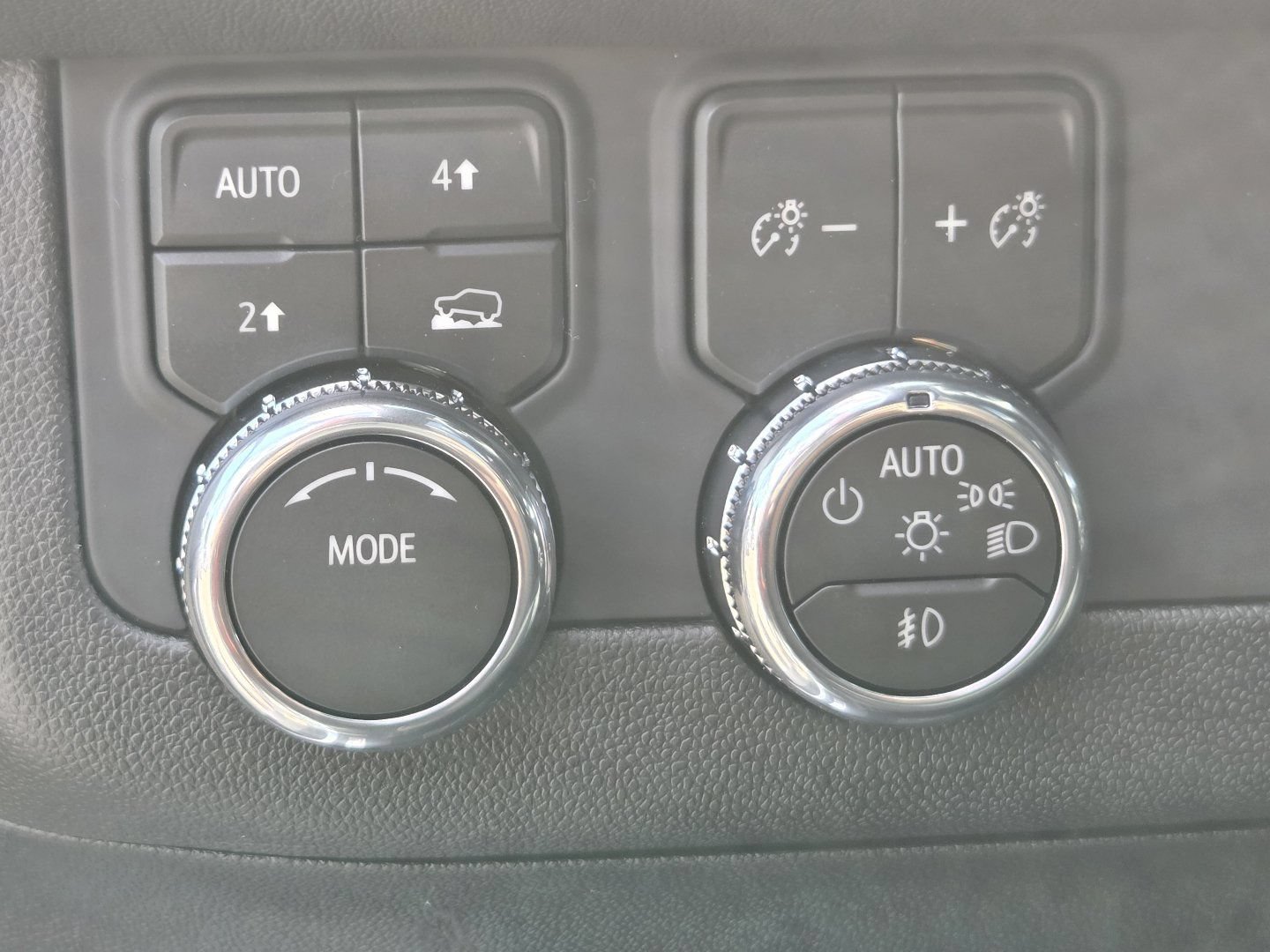 New 2026 GMC Yukon XL Denali w/ Sun & Power Step Package AWD/4WD image 33