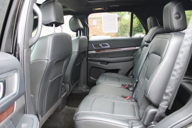 Used 2017 Ford Explorer Platinum image 39