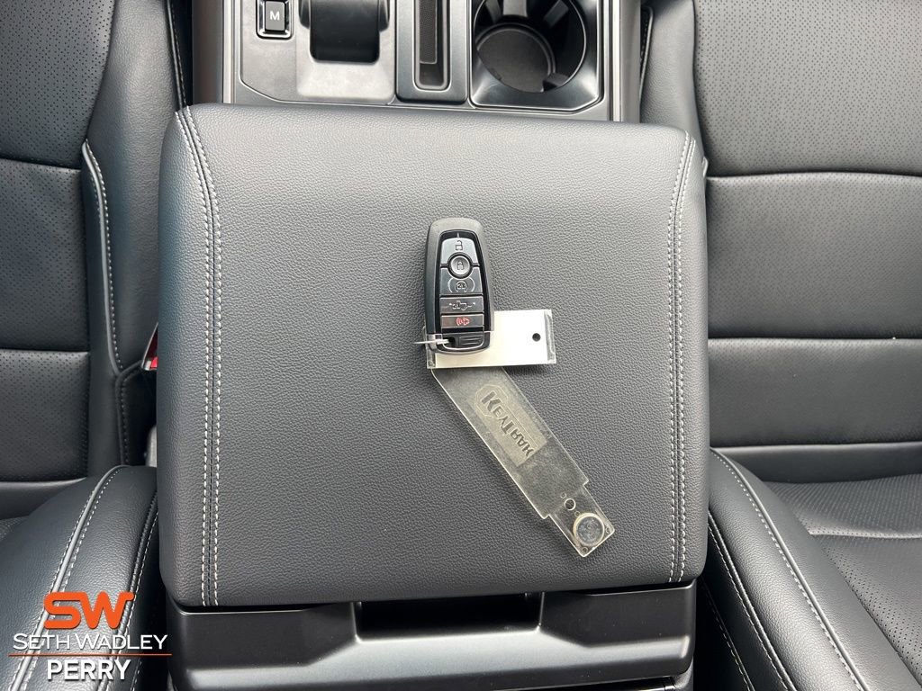 New 2025 Ford F150 Lariat w/ Equipment Group 502A High image 28