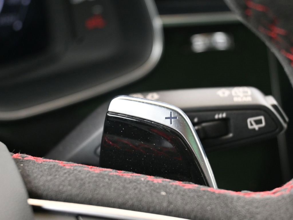 Used 2025 Audi RS Q8 performance w/ RS Design Package - Red image 31