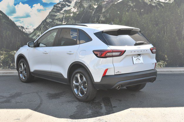 Used 2025 Ford Escape ST-Line Select AWD/4WD image 9