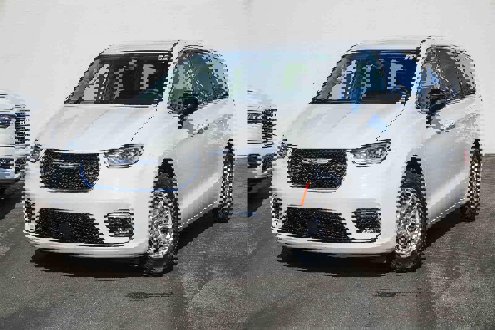 Used 2024 Chrysler Pacifica Touring-L