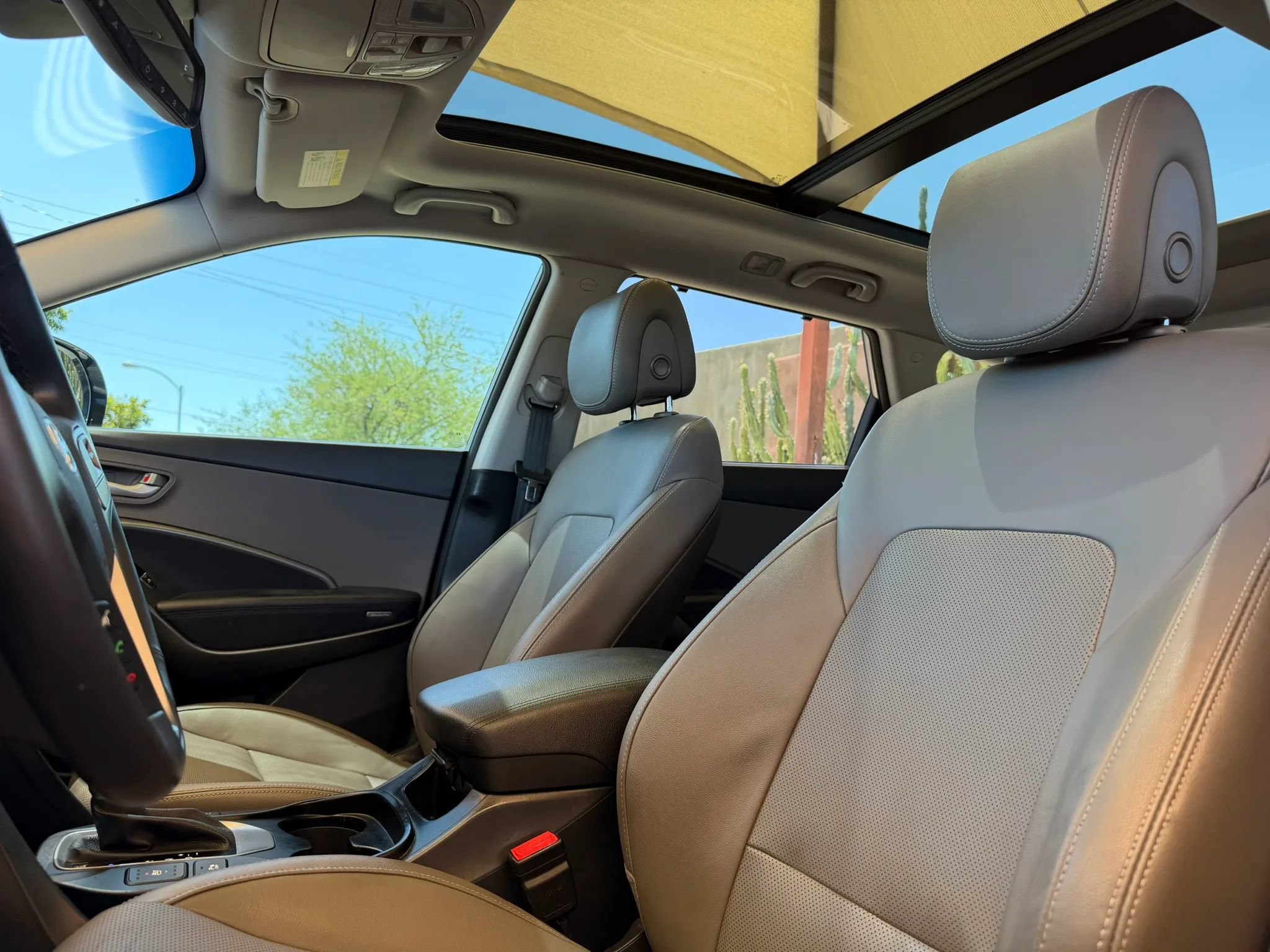 Used 2017 Hyundai Santa Fe FWD w/ Cargo Package image 15